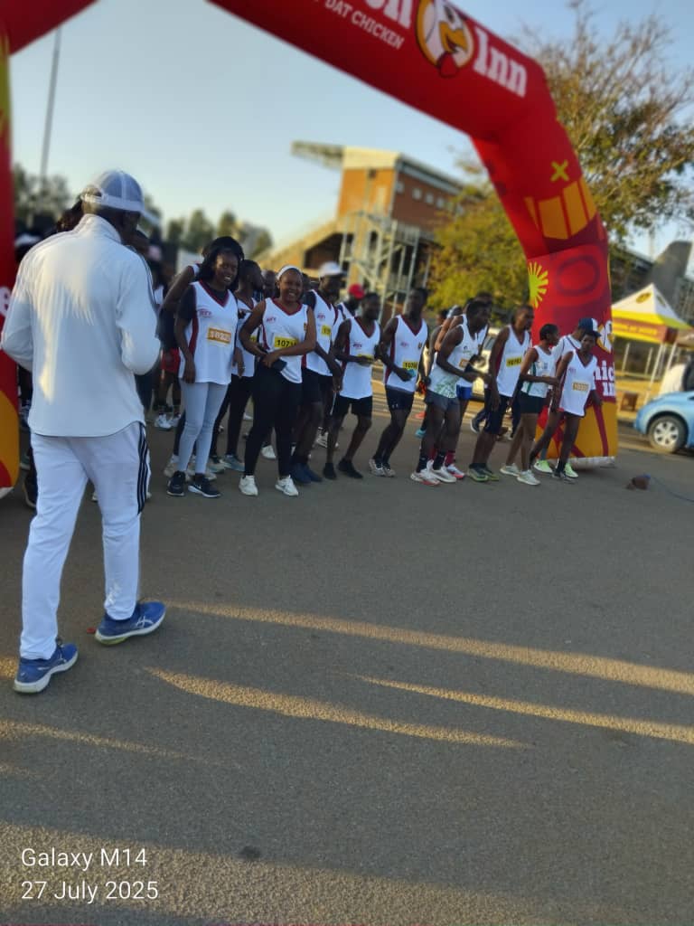ZSM MARATHON TAKES OVER BYO STREETS! Hundreds hit the road in mining school race showdown