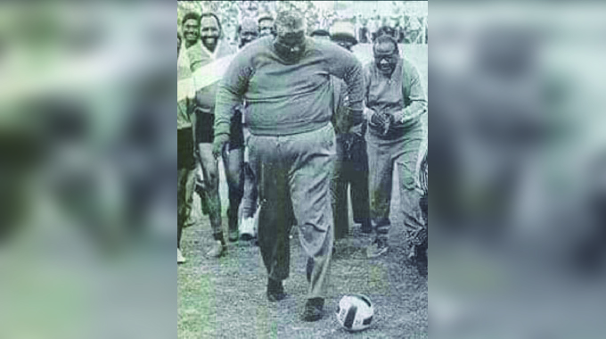 UMqabuko wabambanisa isizwe ngenguqu