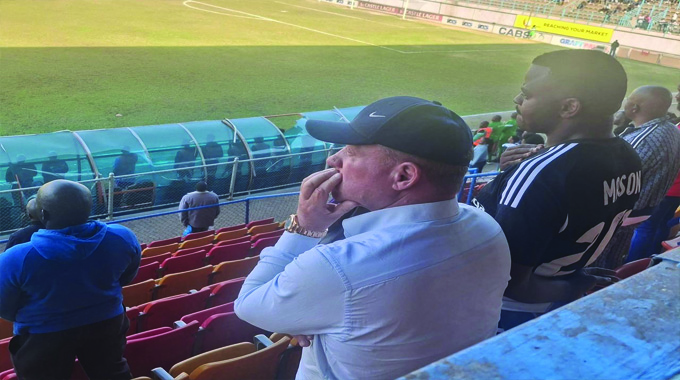 Try under pressure as De Jongh watches from terraces