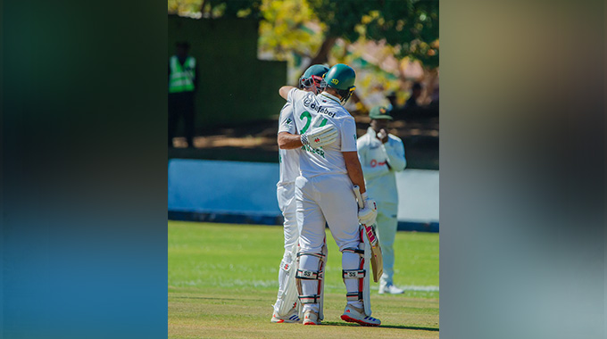 MULDER MAYHEM! CHEVRONS BURIED UNDER RUNS IN BULAWAYO, Proteas pile on 465 as skipper smashes record double ton at Queens
