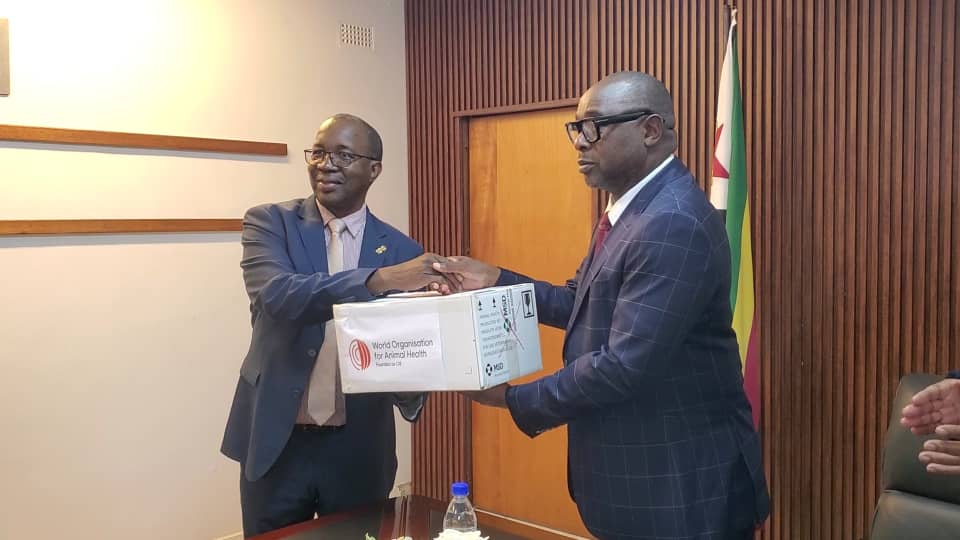 Zimbabwe gets boost in rabies fight, receives 100 000 WOAH vaccine donation