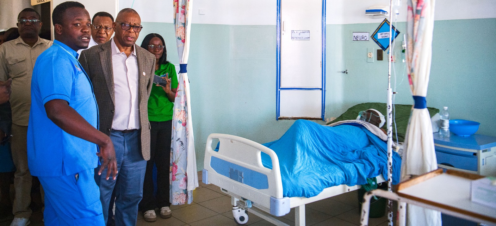 Health and Child Care Minister, Dr Douglas Mombeshora (second from left) during his tour of Victoria Chitepo Provincial Hospital