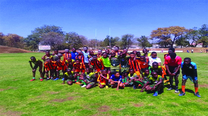 Katsande brings young football stars together