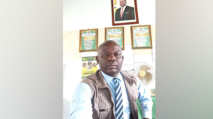 Bazajeziswa ababalisi kuzikolo eziphuma le-zero phesenti