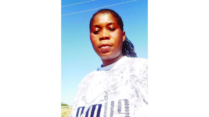 Married woman’s nude pics to married relative leak