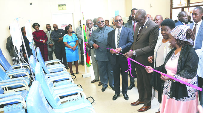 Government and private sector  join forces to fight cancer