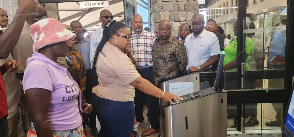 Department of Immigration goes on full hi-tech systems