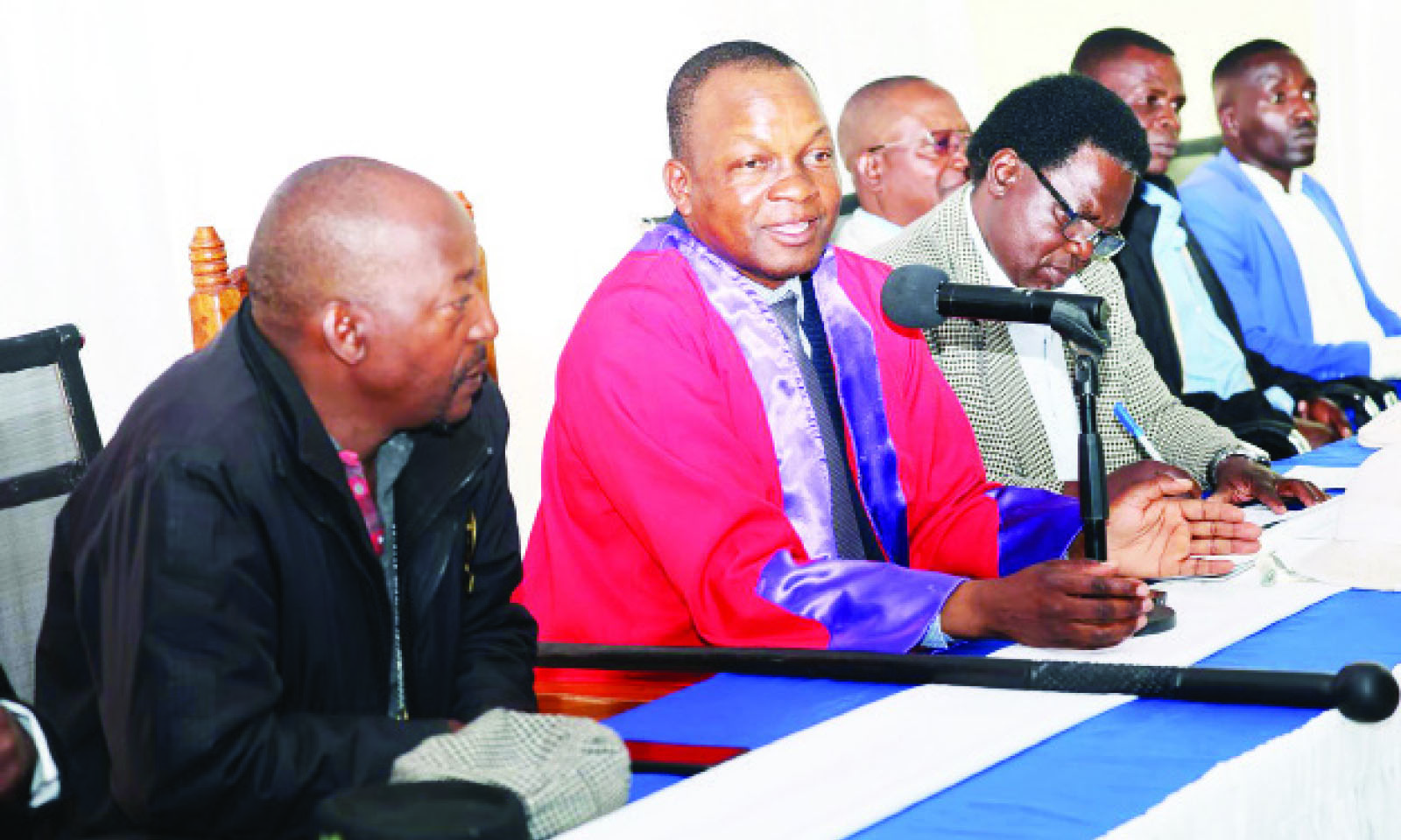 Chief Mutasa (centre)
