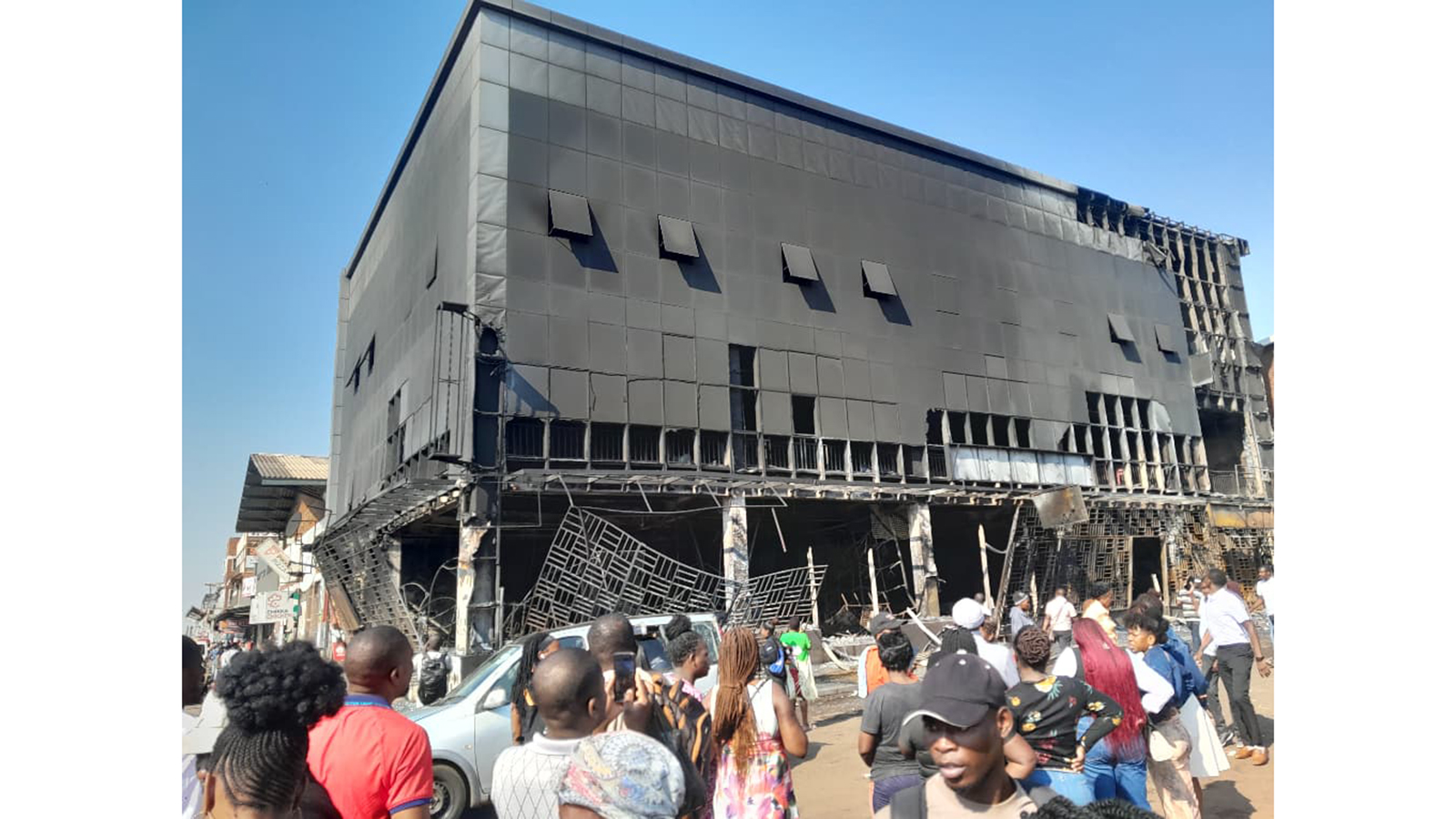 Fire guts Bezbets, more shops in Harare CBD