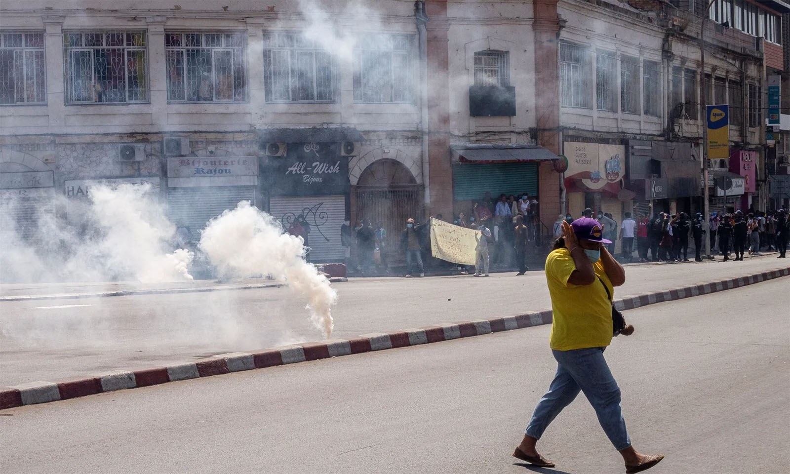 Night time curfew in Madagascar after violent protests