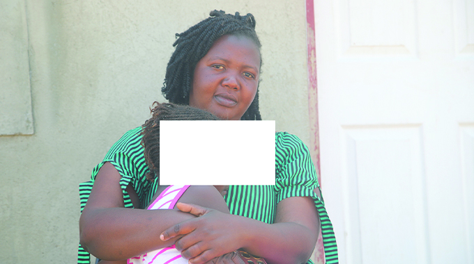 Amai vakasiya mwana (2) kumutorwa ndokunyangarika