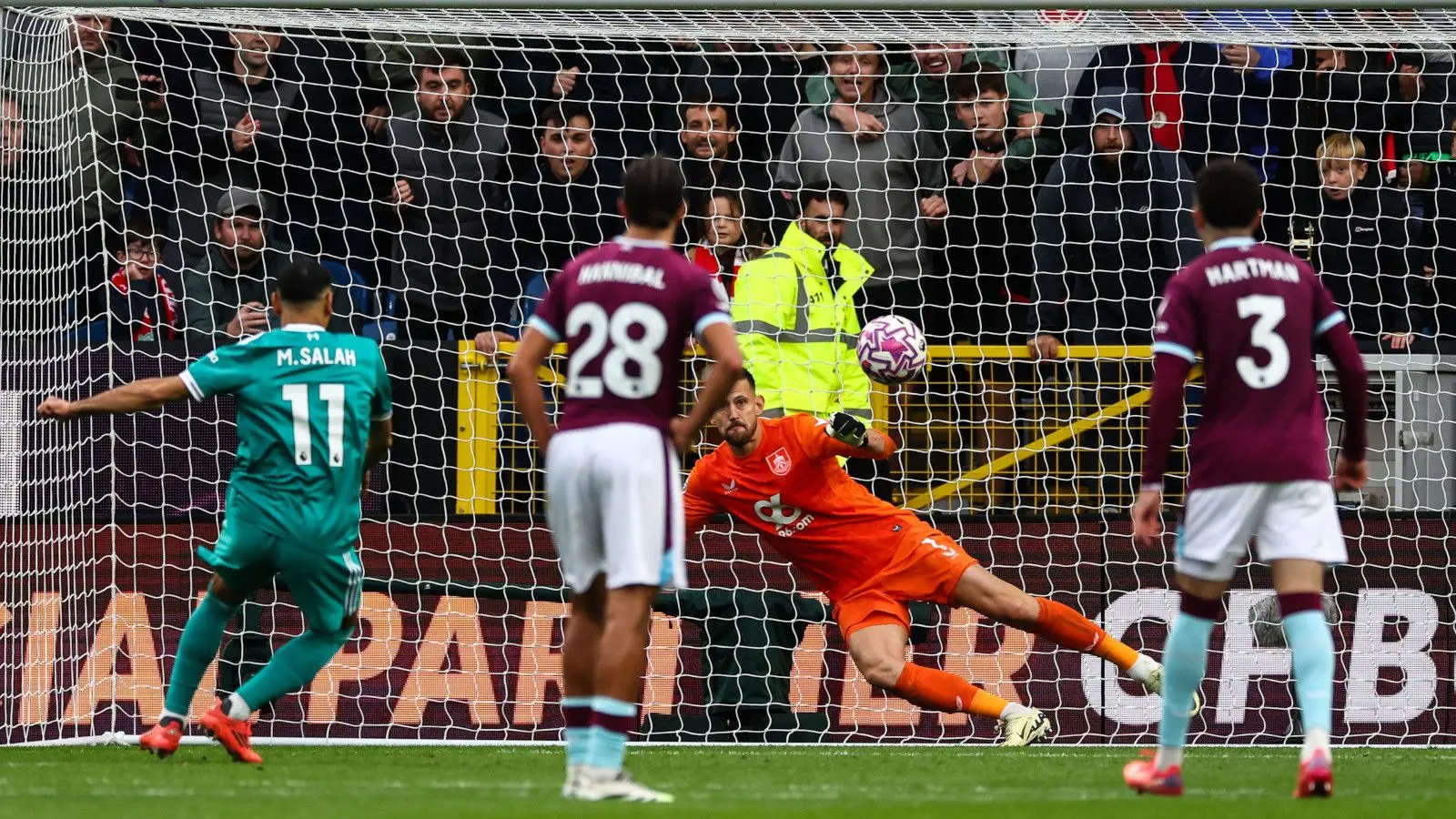 Salah late winner saves Liverpool
