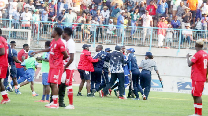 Chaose at Rufaro: Dynamos players, fans bay for referee’s blood after Triangle stalemate