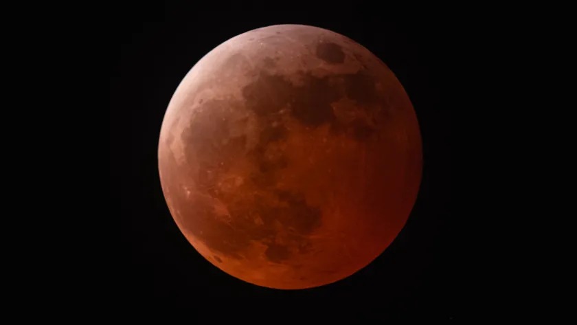 WATCH:Total lunar eclipse to dazzle South Africans tonight