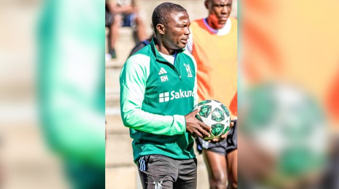 De Jongh ‘fires’ fitness coach