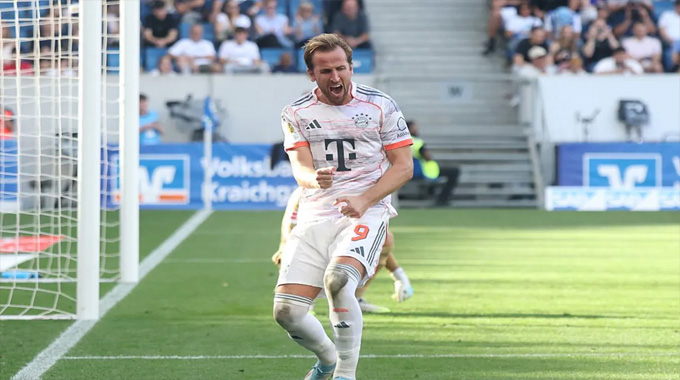Kane hits another Bayern hat-trick as Hamburg get first win