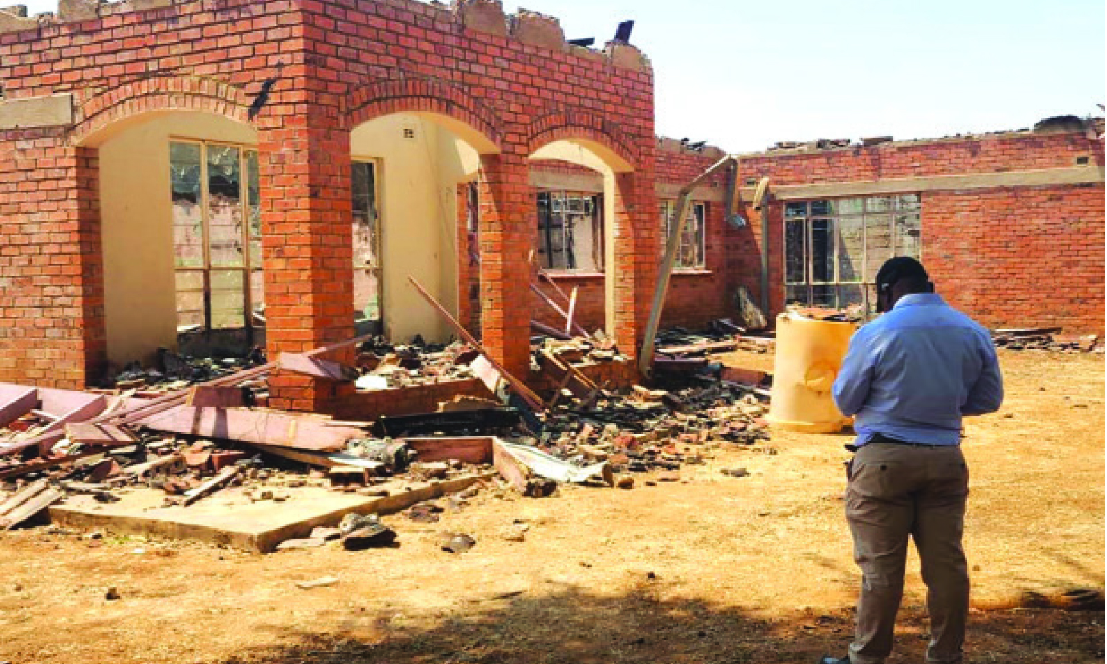 Kadoma mansion up in smoke