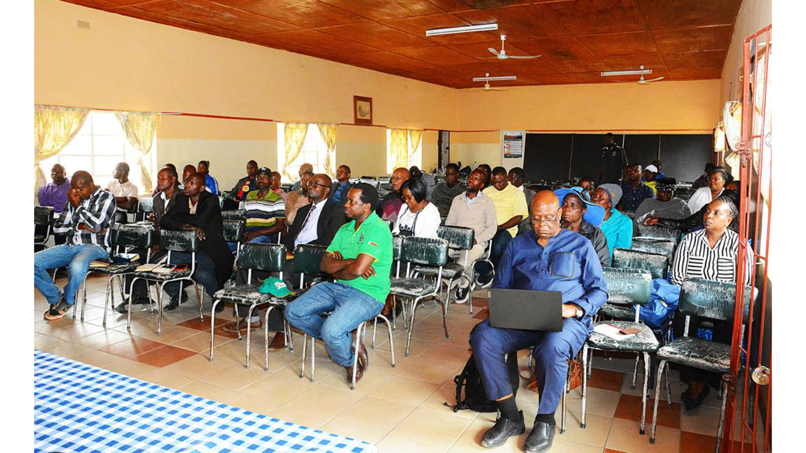 Buhera residents following proceedings during the public hearings
