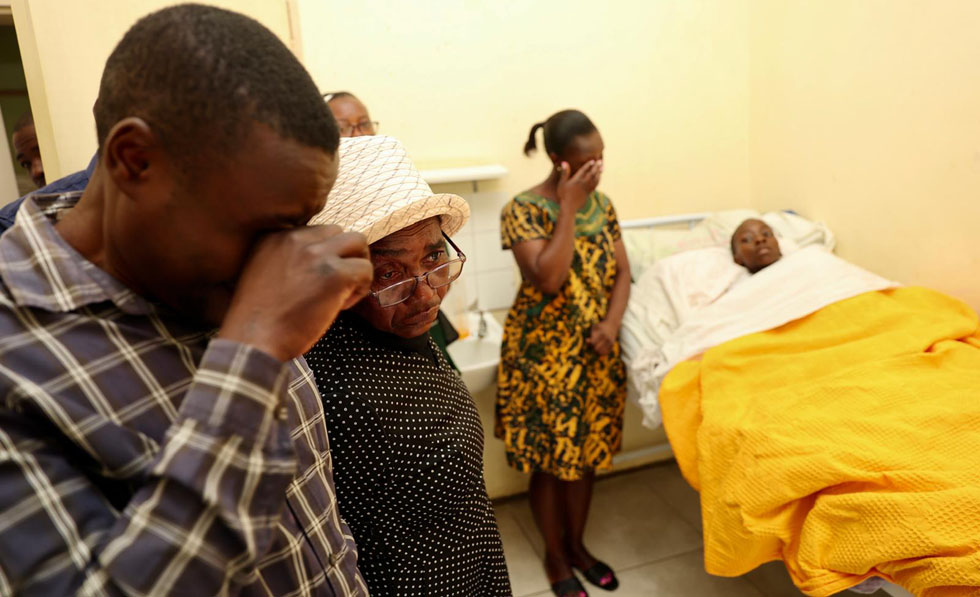 Adrain’s parents, Mr Wellington and Mrs Sphiwe Gurumbadza shed tears as they were overwhelmed by the First Lady, Dr Auxillia Mnangagwa’s love as shown by her visit and an assortment of gifts she brought for the family