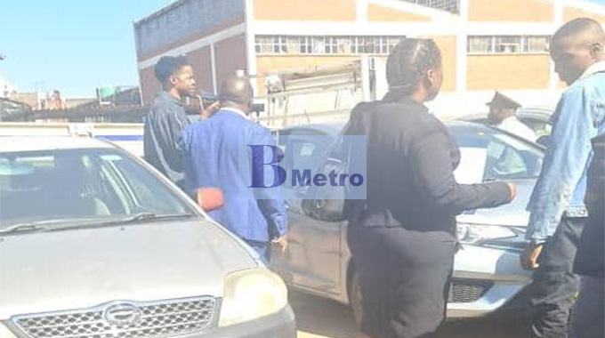 WATCH:ROBERT MUGABE JNR SPENDS NIGHT AT HARARE CENTRAL AFTER BEING ARRESTED OVER DRUGS
