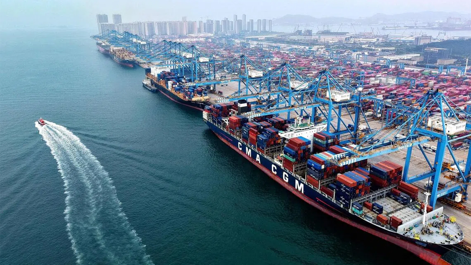 China hits back at US ships