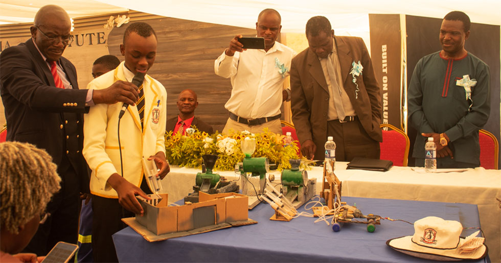 Pride Chinyangana showcases a hydraulic system he also designed