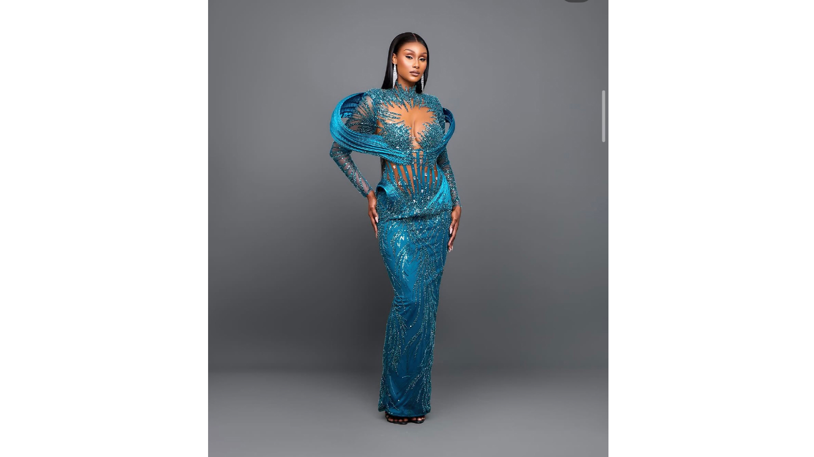 LYSHANDA WOWS FANS WITH STUNNING OUTFIT