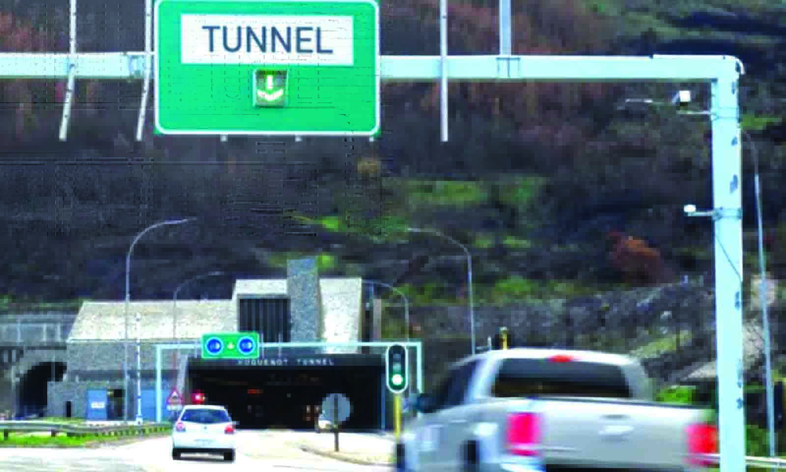 Western Cape Huguenot Tunnel remains closed after bus incident