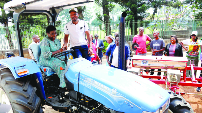 Bulawayo youths receive farming equipment under Presidential Scheme
