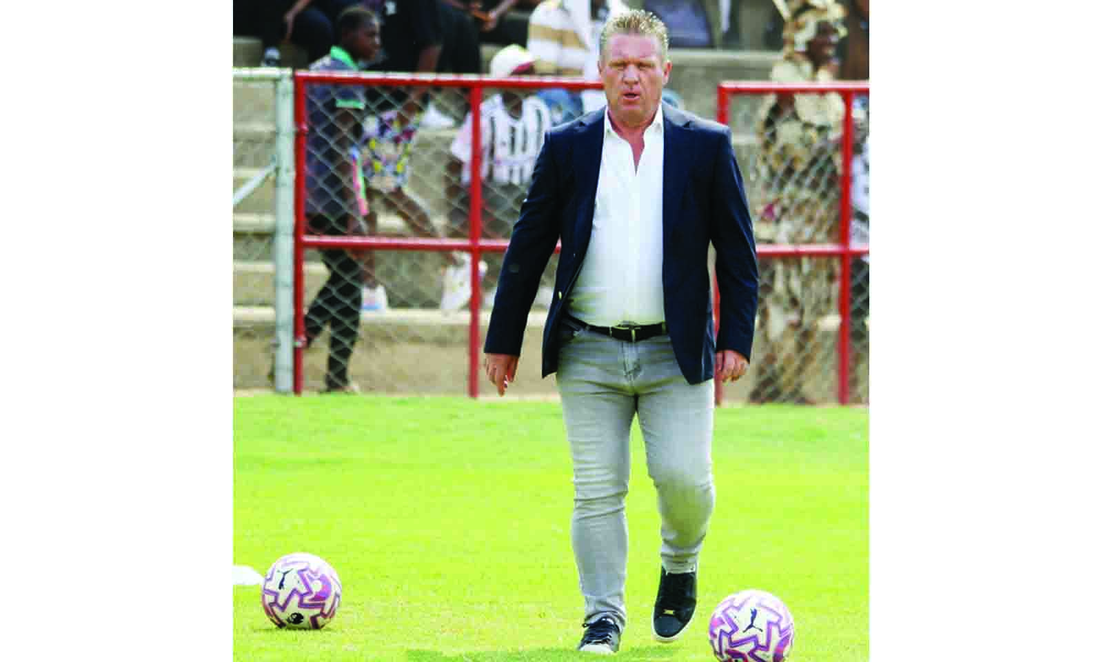 DE JONGH WANTS TO TAKE RISKS