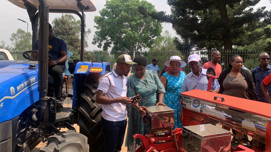 Youths in Bulawayo embark on fruitful farming season with Government support