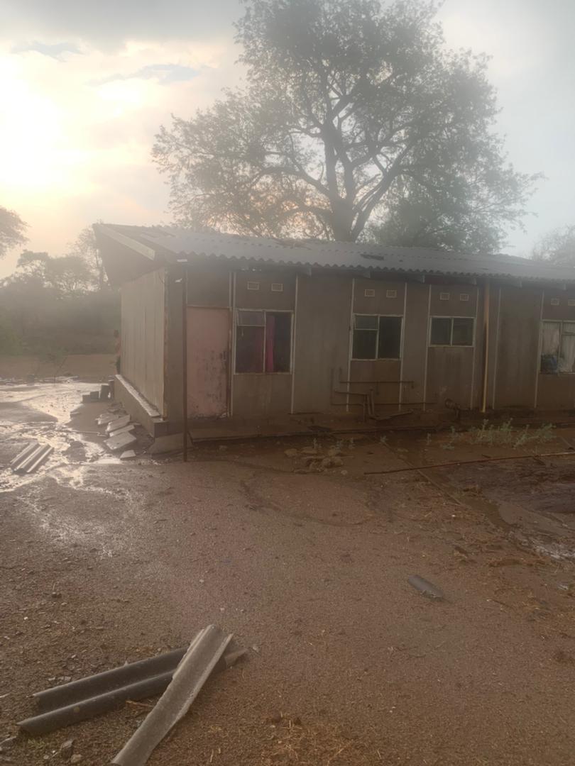 BREAKING: POLICE POST ROOFS BLOWN AWAY… as storm batters Makhado