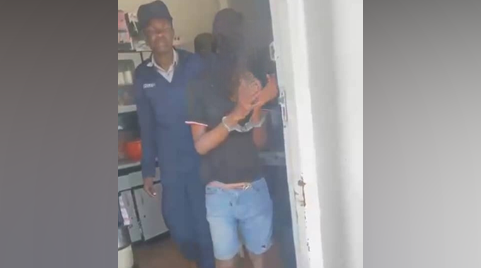 WATCH: TERRIBLE TANTRUM: Teen uses taser on maid, stabs her many times on neck