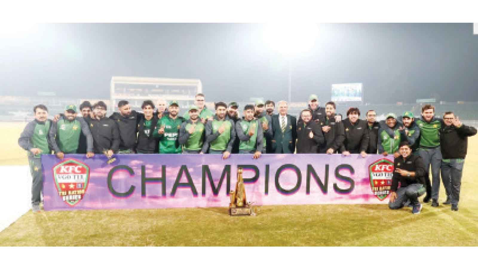 Pakistan rout Sri Lanka to win T20I tri-series