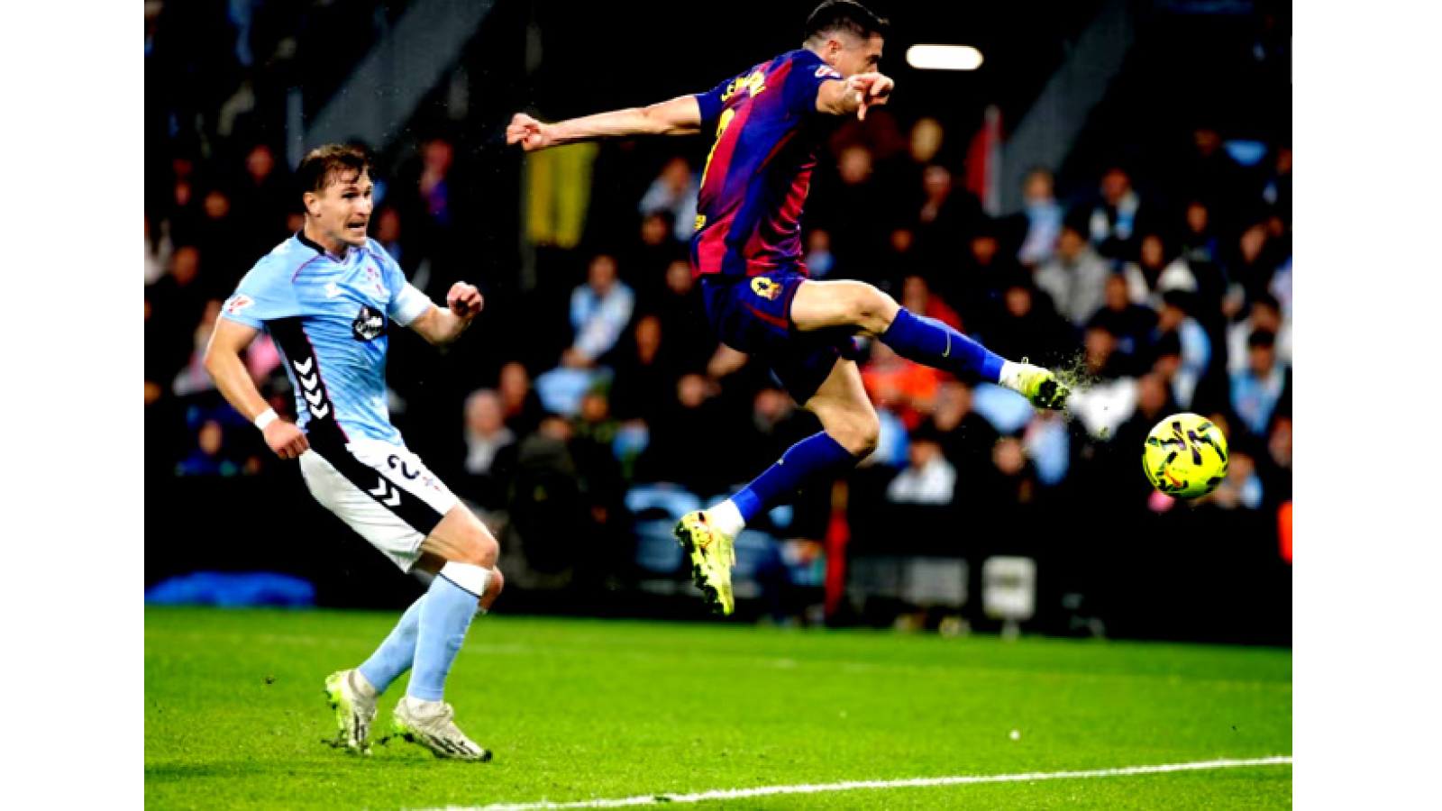 Lewandowski hat-trick steers Barca