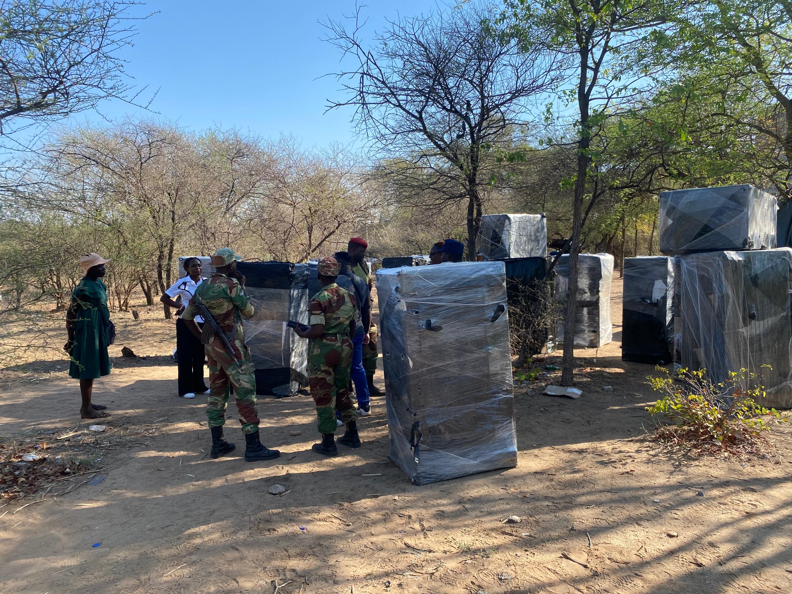 FREEZER SMUGGLERS FROZEN OUT! Cops, soldiers chill R110K border deal