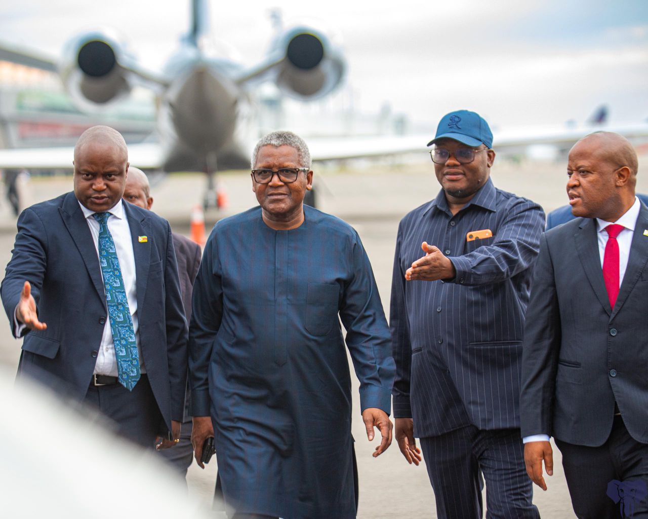 Dangote arrives in Zimbabwe to finalise US$1 billion industrial deal