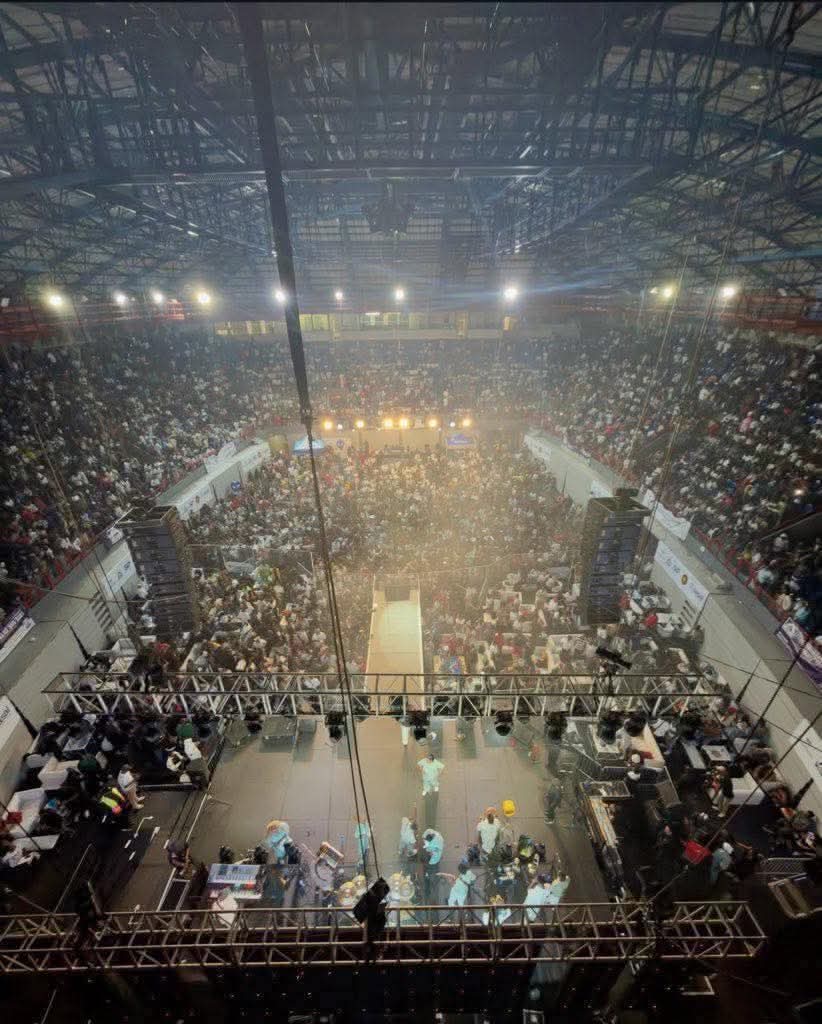 #NdiniMukudzeyi: Jah Prayzah wows SA crowd, fills Ellis Park Arena