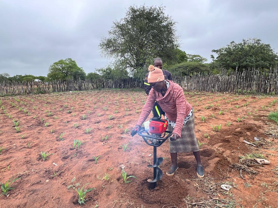 172 Gwanda farmers in receive soil augers to ease Pfumvudza/Intwasa labour burden