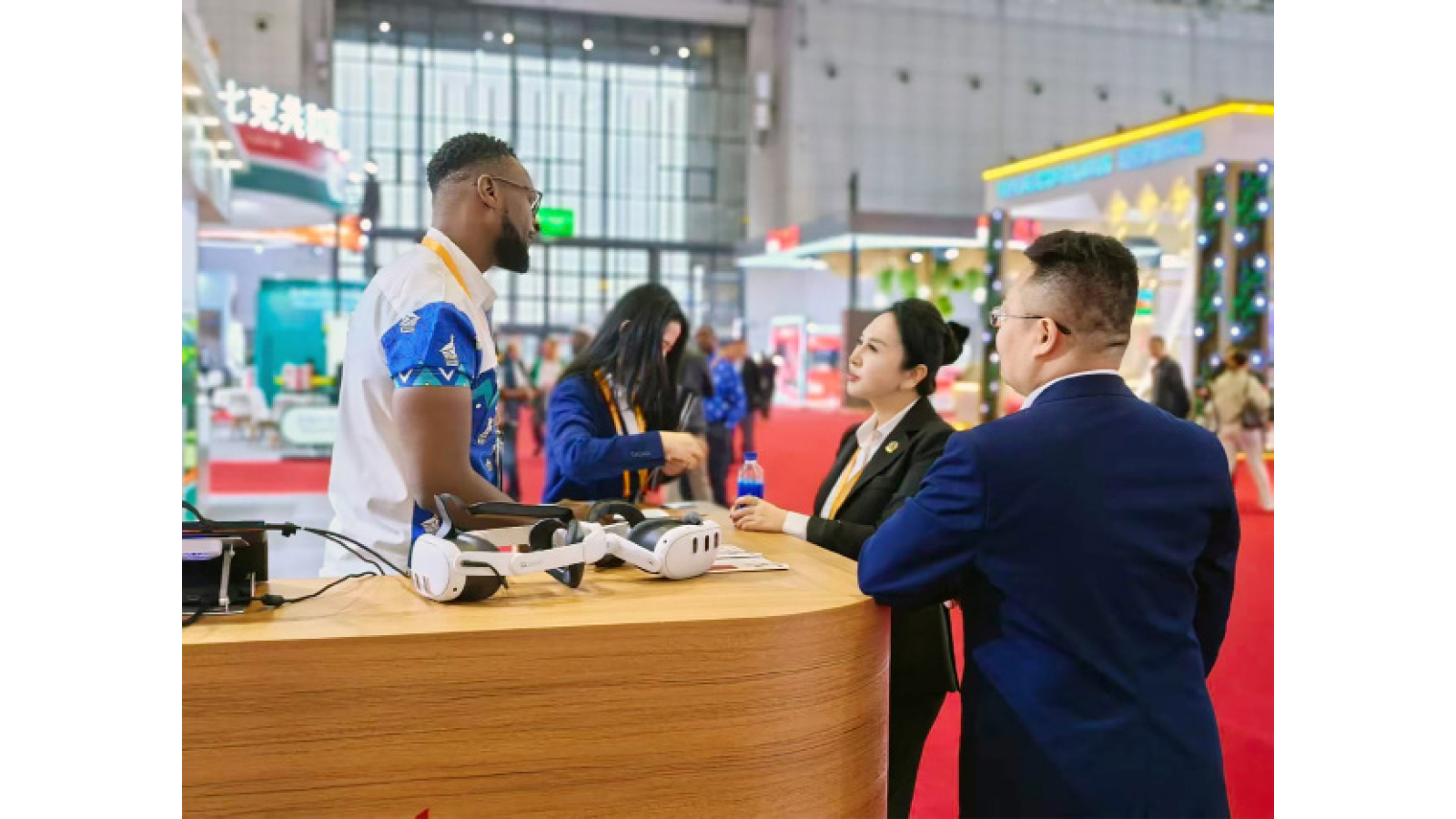 Zim woos investors at CIIE Expo in China