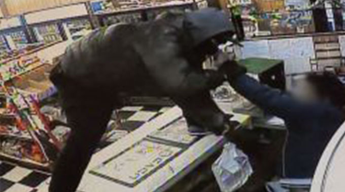 TILL OPERATOR TOOTH SENT FLYING IN FIGHT WITH CUSTOMER: