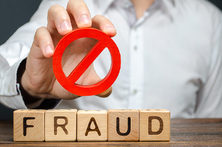 TRAVEL AGENCY ACCUSED OF DUPING CLIENTS
