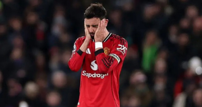 Man United held to 1-1 draw at home by struggling West Ham
