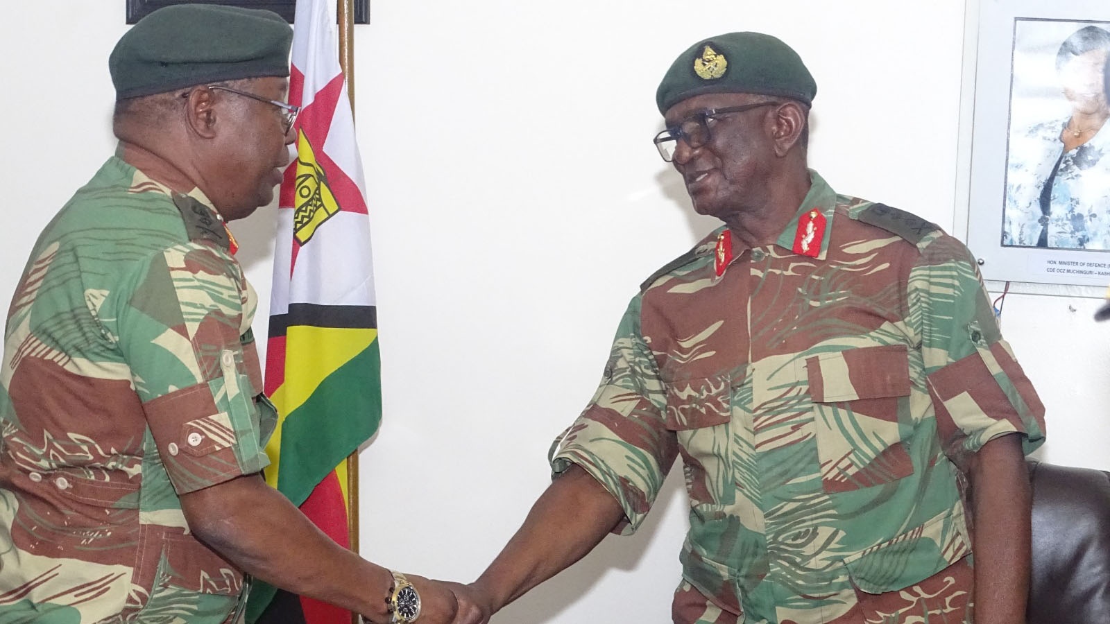 ZDF Commander General Matatu confers Lieutenant General Tapfumaneyi with new rank as army boss