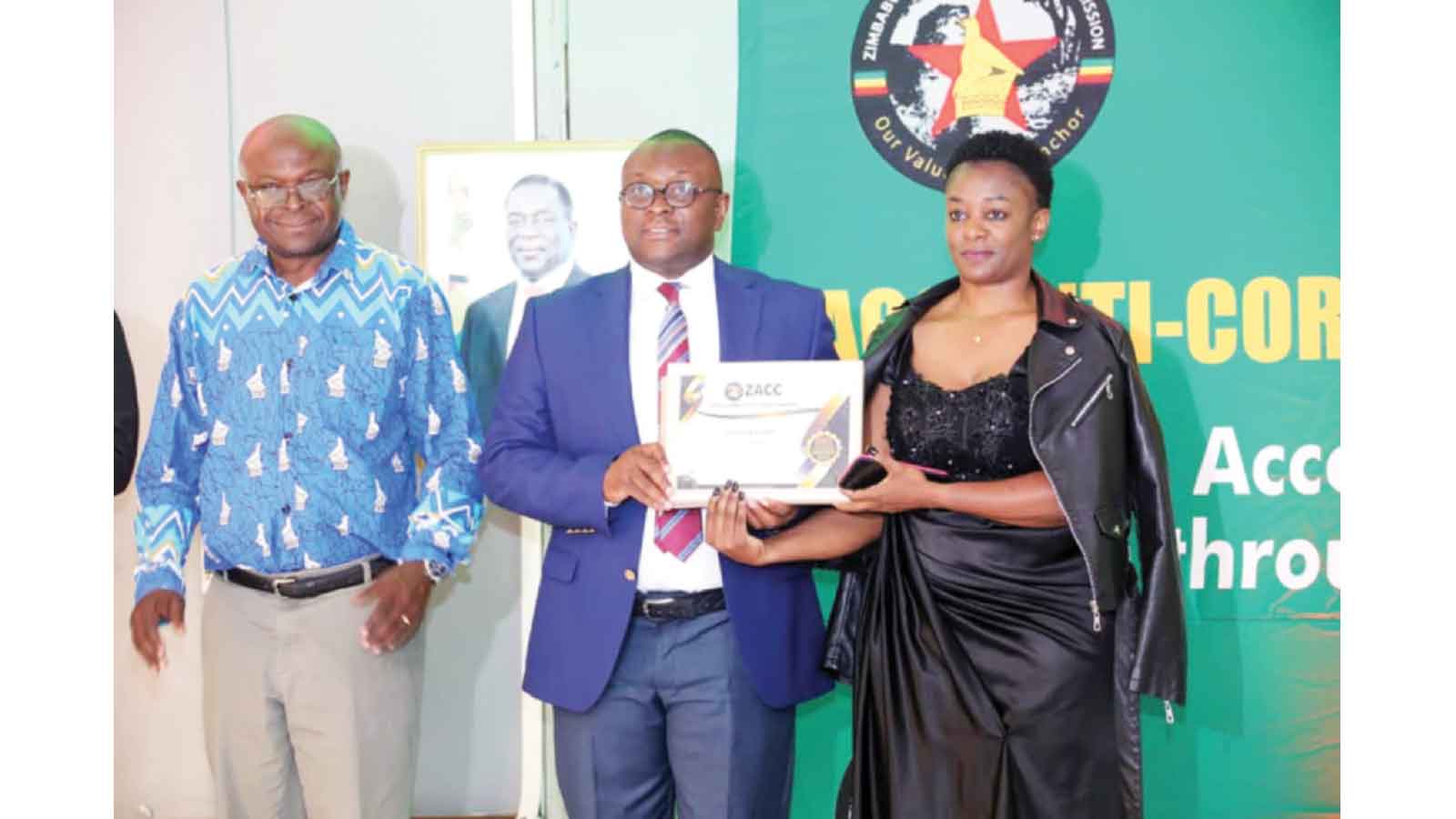 Media amplifiers of accountability: Minister