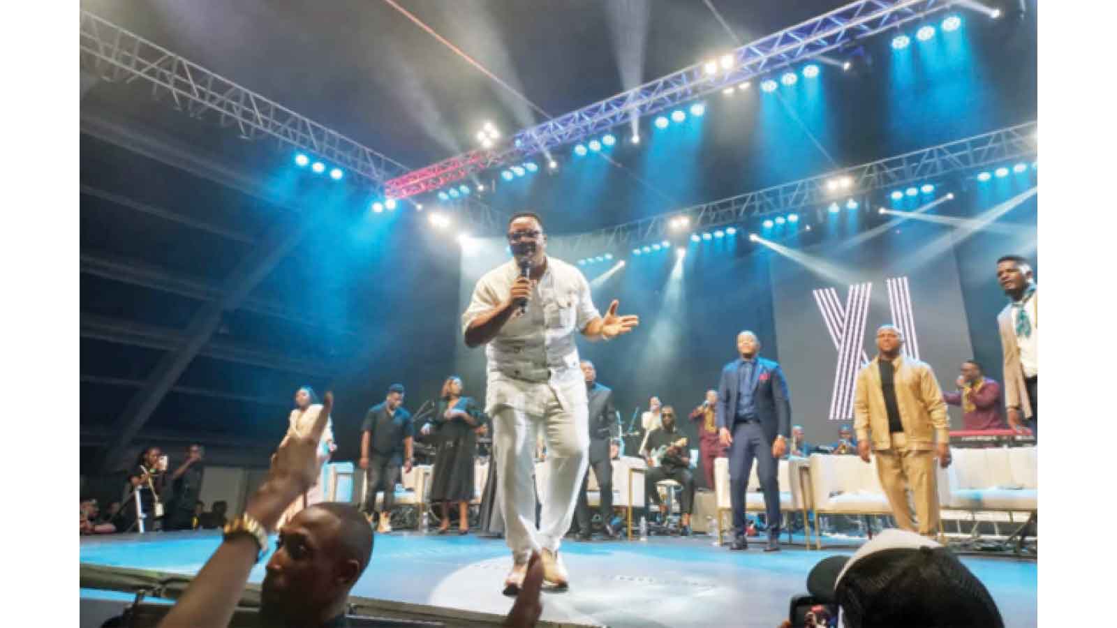 Spirit of Praise ushers Byo into festive mood