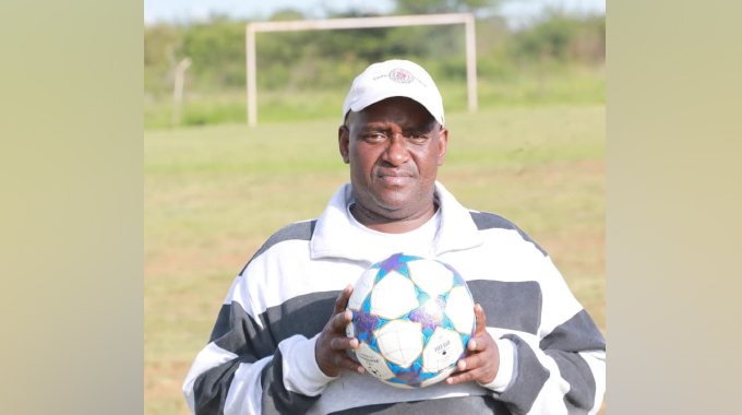 Mtungwazi urges football leaders to unite after Munhumutapa Cup launch