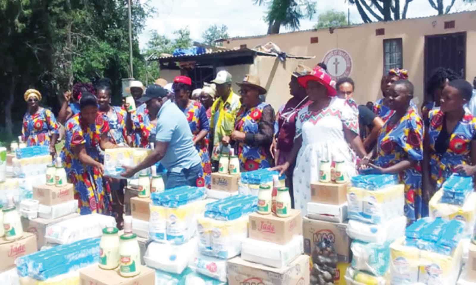 Chirumanzu-Zibagwe Constituency Mukando women share minibuses, cars