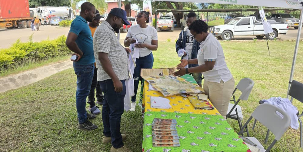 Warm Zimbabwean welcome for tourists at Forbes Border Post
