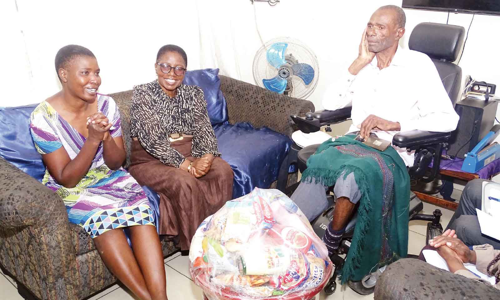 Minister visits ailing war veterans